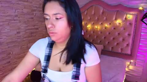 roxanne_han online show from 13, 9, 2025