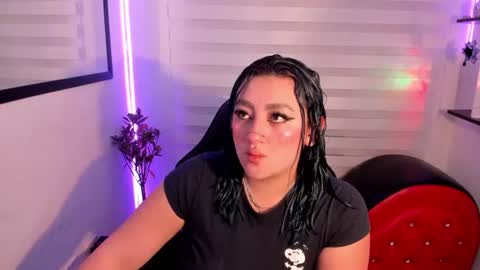 Snapshot of roxanne_morelli chatting on 11, 7, 2026 roxanne online show from 11, 7, 2026