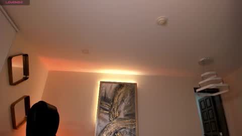 Roxanne Hill  online show from 10, 1, 2026