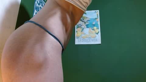 Snapshot of roxiehood chatting on 28, 4, 2026 Roxie online show from 28, 4, 2026