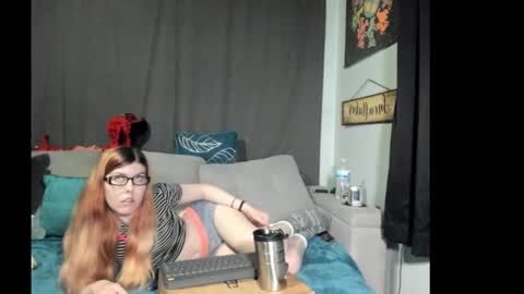 roxihazeleyes online show from 29, 10, 2025