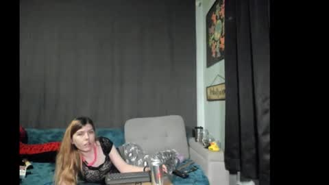 roxihazeleyes online show from 23, 11, 2025