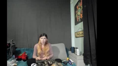 roxihazeleyes online show from 2, 12, 2025