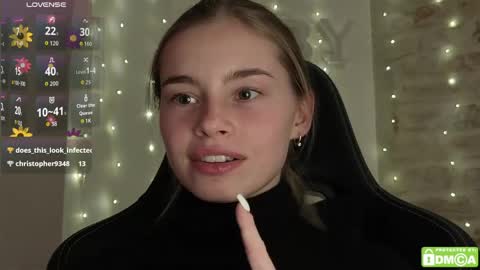 Snapshot of roxxxie_reid chatting on 21, 4, 2026 Roxieex ABBY online show from 21, 4, 2026