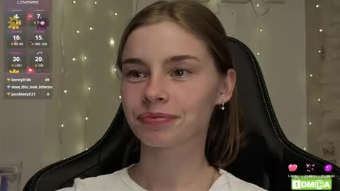 Snapshot of roxxxie_reid chatting on 25, 4, 2026 Roxieex ABBY online show from 25, 4, 2026