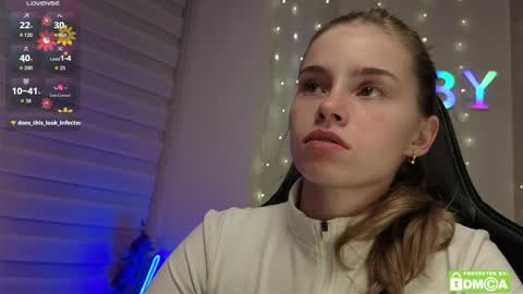 Snapshot of roxxxie_reid chatting on 8, 5, 2026 Roxieex ABBY online show from 8, 5, 2026