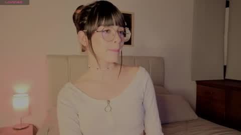 Snapshot of roxxy_mora chatting on 4, 4, 2026 Roxxy online show from 4, 4, 2026
