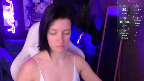 roxy_riot_ online show from 4, 4, 2026