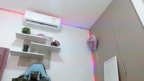 roxy_stone1 online show from 4, 3, 2025