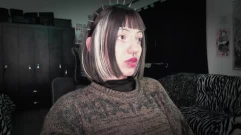Snapshot of roxy_toxic chatting on 10, 6, 2026 Roxy Independient model Help me to reach 50 thumbs up online show from 10, 6, 2026