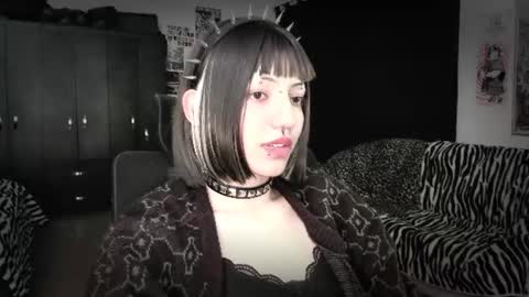 Snapshot of roxy_toxic chatting on 1, 7, 2026 Roxy Independient model Help me to reach 50 thumbs up online show from 1, 7, 2026
