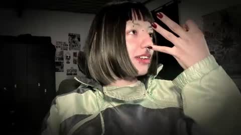 Snapshot of roxy_toxic chatting on 30, 7, 2026 Roxy Independient model Help me to reach 50 thumbs up online show from 30, 7, 2026