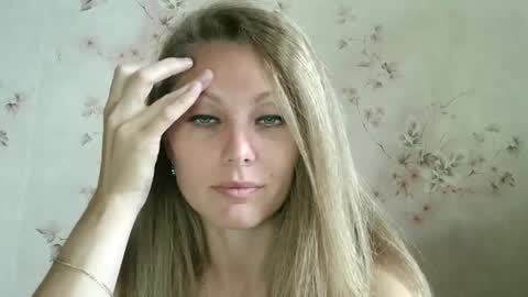 roxyfox18x01 online show from 29, 9, 2025