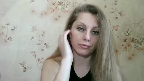 Snapshot of roxyfox18x01 chatting on 2, 3, 2026 roxyfox18x01 online show from 2, 3, 2026