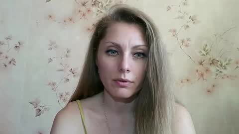 Snapshot of roxyfox18x01 chatting on 15, 3, 2026 roxyfox18x01 online show from 15, 3, 2026