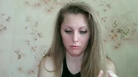 Snapshot of roxyfox18x01 chatting on 30, 3, 2026 roxyfox18x01 online show from 30, 3, 2026