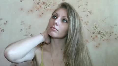 Snapshot of roxyfox18x01 chatting on 5, 4, 2026 roxyfox18x01 online show from 5, 4, 2026