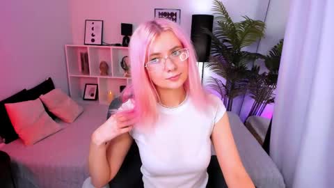 Snapshot of roxypinky chatting on 22, 5, 2026 Roxy online show from 22, 5, 2026