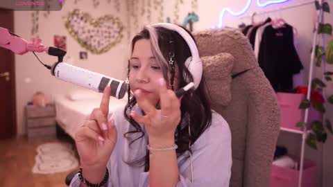 roxysuh online show from 8, 3, 2026