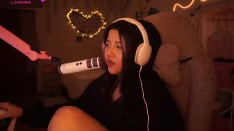 Snapshot of roxysuh chatting on 9, 8, 2026 roxysuh online show from 9, 8, 2026