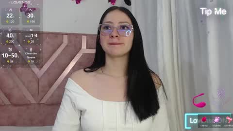 Snapshot of roxyy_fox chatting on 28, 6, 2026 Roxy online show from 28, 6, 2026