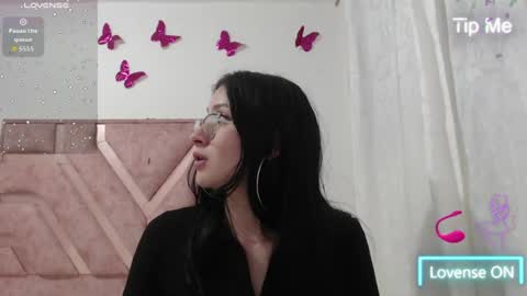 Snapshot of roxyy_fox chatting on 2, 7, 2026 Roxy online show from 2, 7, 2026