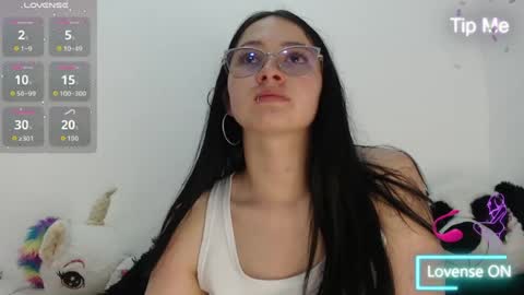 Snapshot of roxyy_fox chatting on 8, 8, 2026 Roxy online show from 8, 8, 2026
