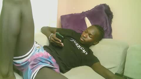 Snapshot of royalty254 chatting on 30, 4, 2026 royalty254 online show from 30, 4, 2026
