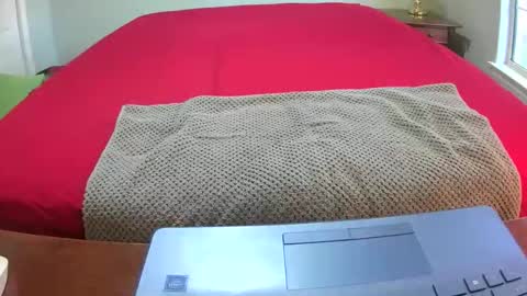 Snapshot of royer8650 chatting on 20, 11, 2025 Lookingaround online show from 20, 11, 2025