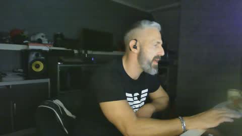 Snapshot of ruffi77 chatting on 22, 1, 2025 Chico que rico Caliente online show from 22, 1, 2025