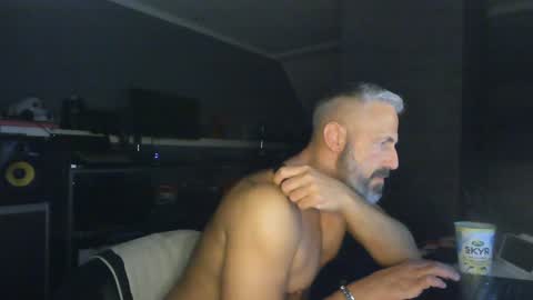 Snapshot of ruffi77 chatting on 6, 2, 2025 Chico que rico Caliente online show from 6, 2, 2025