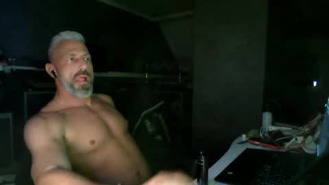 Snapshot of ruffi77 chatting on 17, 4, 2026 Chico que rico Caliente online show from 17, 4, 2026