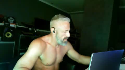 Snapshot of ruffi77 chatting on 25, 7, 2026 Chico que rico Caliente online show from 25, 7, 2026