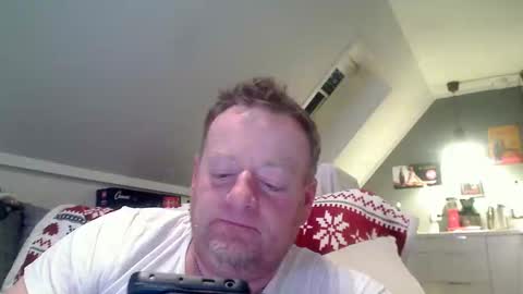 Snapshot of runepetter chatting on 12, 1, 2025 bignorwegian online show from 12, 1, 2025