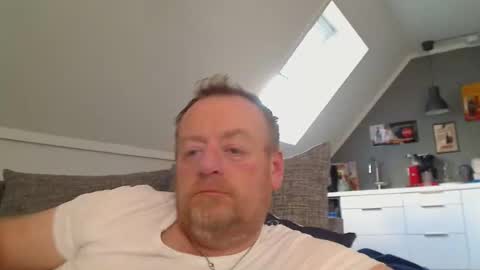 Snapshot of runepetter chatting on 28, 10, 2025 bignorwegian online show from 28, 10, 2025