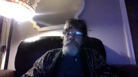 Snapshot of runningaround60 chatting on 4, 1, 2025 runningaround60 online show from 4, 1, 2025