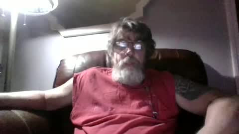 Snapshot of runningaround60 chatting on 15, 9, 2025 runningaround60 online show from 15, 9, 2025