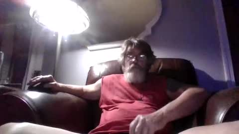 Snapshot of runningaround60 chatting on 28, 9, 2025 runningaround60 online show from 28, 9, 2025