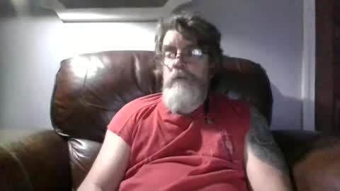 Snapshot of runningaround60 chatting on 8, 10, 2025 runningaround60 online show from 8, 10, 2025