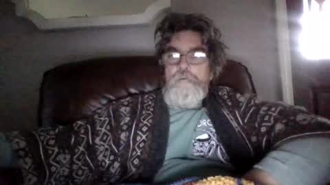 Snapshot of runningaround60 chatting on 11, 10, 2025 runningaround60 online show from 11, 10, 2025