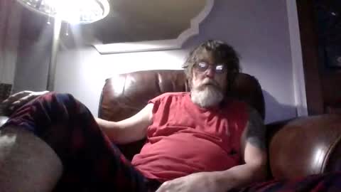 Snapshot of runningaround60 chatting on 15, 10, 2025 runningaround60 online show from 15, 10, 2025