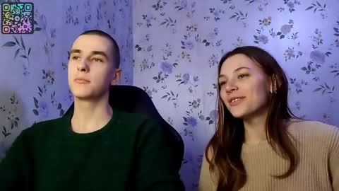Snapshot of rusmedium chatting on 24, 4, 2026 Lisa and Vlad online show from 24, 4, 2026