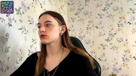 Snapshot of rusmedium chatting on 28, 5, 2026 Lisa and Vlad online show from 28, 5, 2026