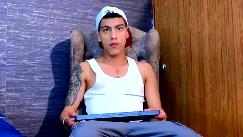  R U S S E L L  online show from 7, 2, 2025