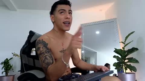  R U S S E L L  online show from 28, 9, 2025