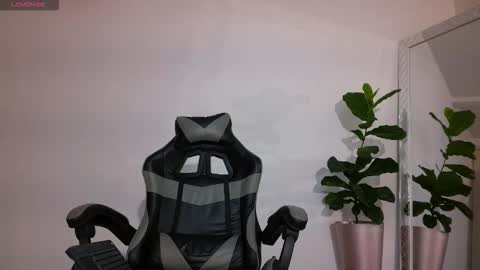  R U S S E L L  online show from 14, 11, 2025