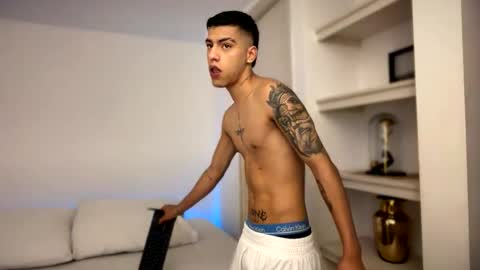  R U S S E L L  online show from 20, 11, 2025