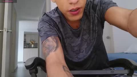  R U S S E L L  online show from 15, 12, 2025