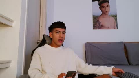  R U S S E L L  online show from 24, 3, 2026