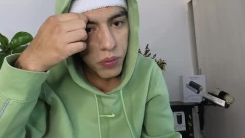  R U S S E L L  online show from 11, 4, 2026